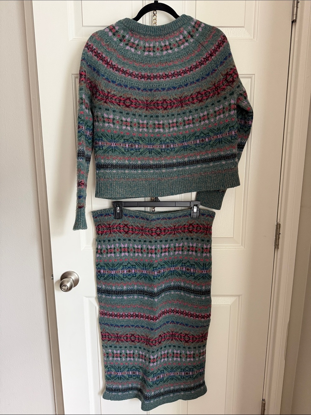 Lauren Ralph Lauren Cropped Fair Isle Crew Neck Sweater & Matching midi skirt - Picture 10 of 12